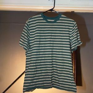 This shirt is a Arizona Jean Co. and it is a size medium